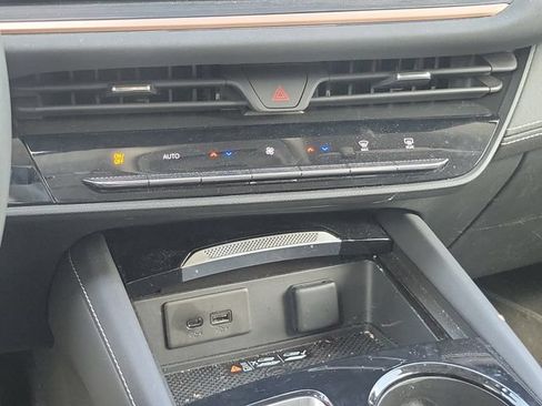 Used 2025 Buick Envision Sport Touring AWD/4WD image 28