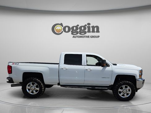 Used 2017 Chevrolet Silverado 2500 LT w/ LT Fleet Convenience Package AWD/4WD image 6