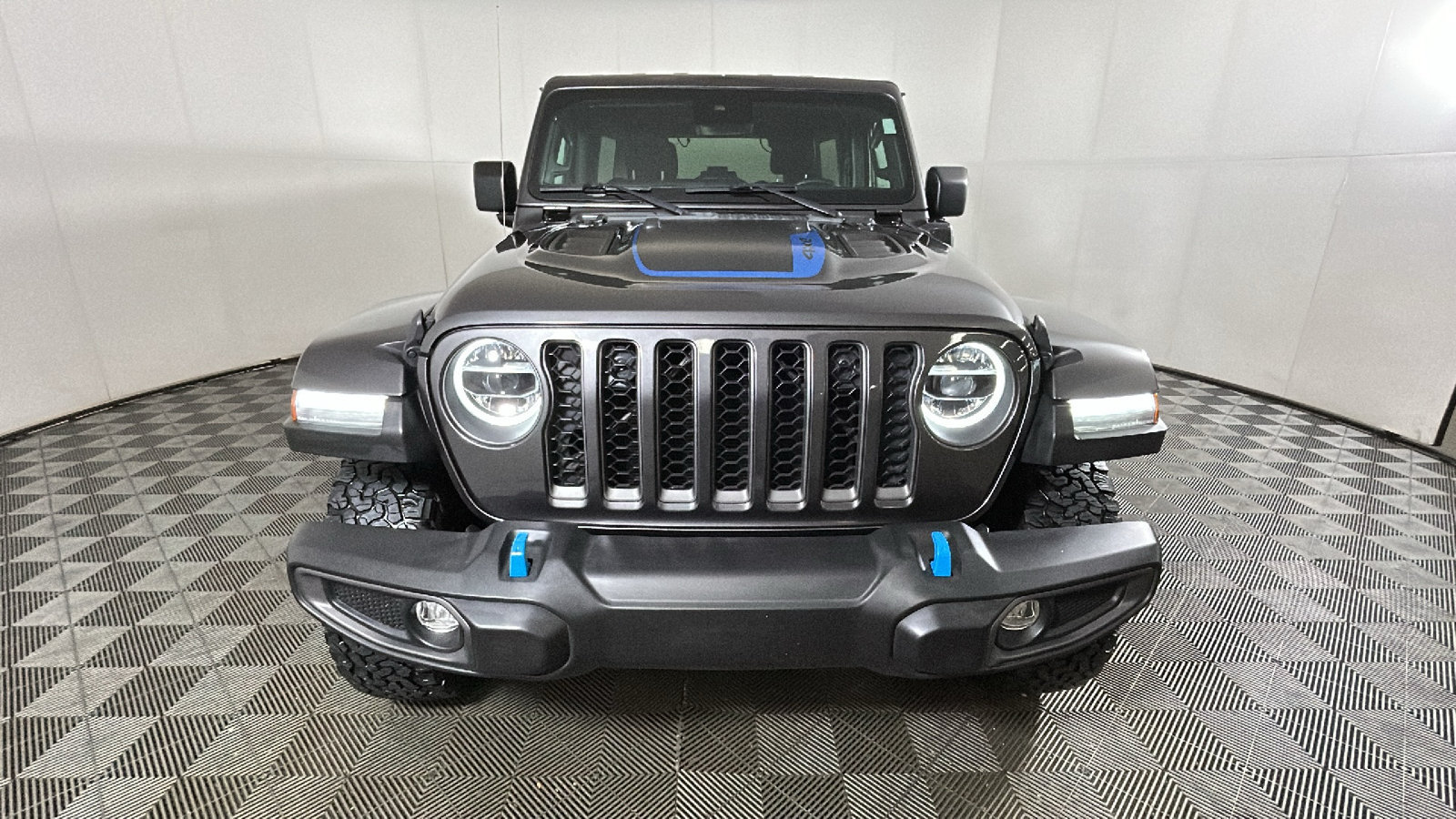 Used 2022 Jeep Wrangler Unlimited Rubicon 4xe w/ Cold Weather Group AWD/4WD image 9