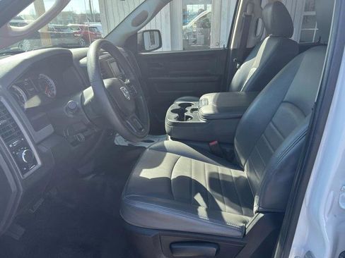 Used 2019 RAM 1500 Tradesman w/ Chrome Appearance Group image 9