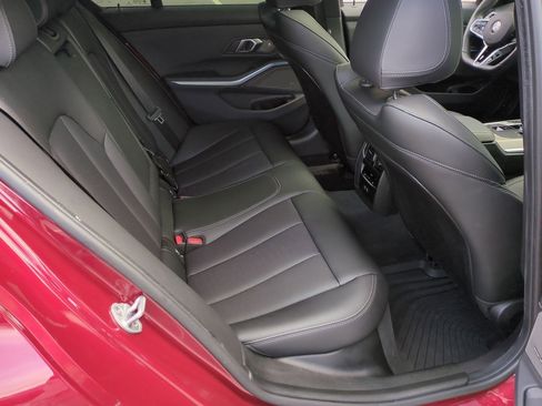 Used 2025 BMW 330i Sedan w/ M Sport Package image 41