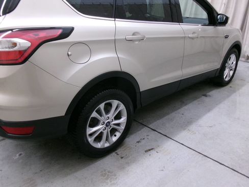 Used 2017 Ford Escape SE w/ Equipment Group 201A image 8