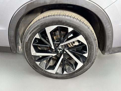 Used 2022 Mitsubishi Outlander SE image 37