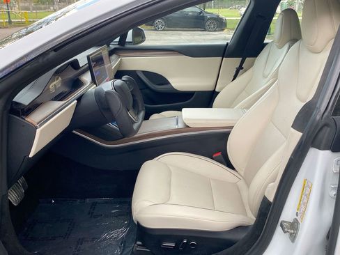 Used 2023 Tesla Model S Base image 33