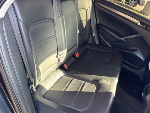 Used 2020 Volkswagen Passat 2.0T R-Line image 17