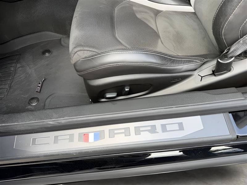Used 2019 Chevrolet Camaro SS RWD image 21