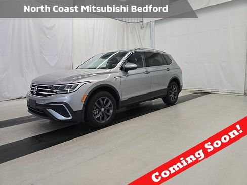 Used 2022 Volkswagen Tiguan SE w/ Panoramic Sunroof Package AWD/4WD image 1