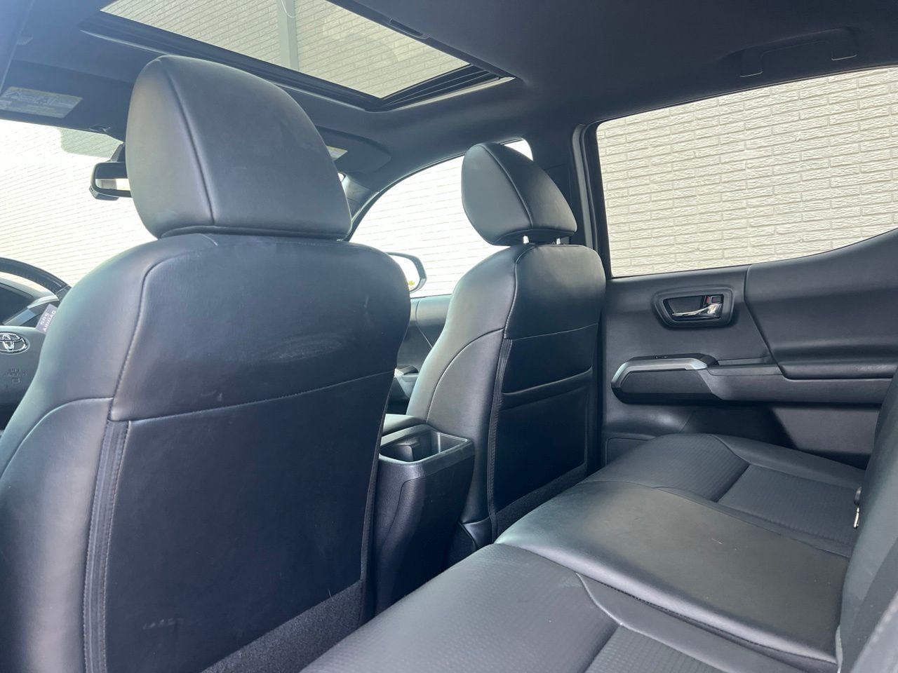 Used 2022 Toyota Tacoma Limited AWD/4WD image 18