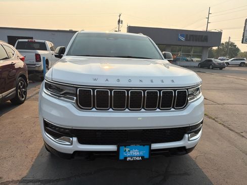 Used 2024 Jeep Wagoneer 4WD w/ Premium Group I image 9
