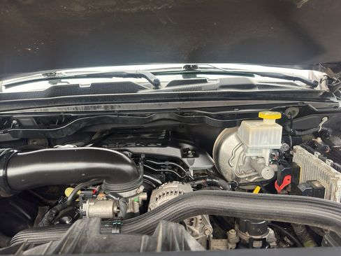 Used 2019 RAM 1500 Laramie image 10