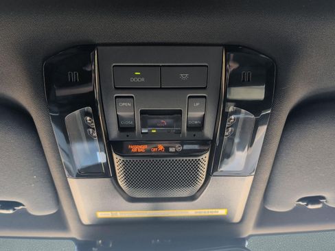 Used 2025 Lexus GX 550 w/ Accessory Package (2T) AWD/4WD image 21