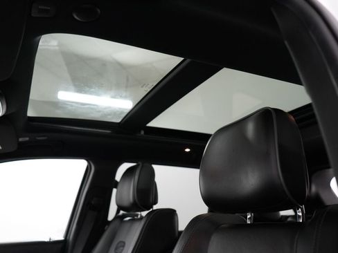 Used 2020 Jeep Grand Cherokee Overland AWD/4WD image 14