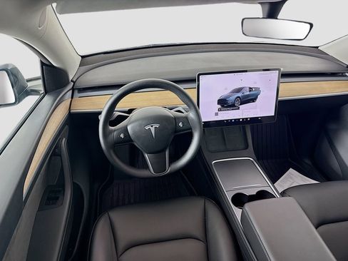 Used 2025 Tesla Model Y Long Range image 14