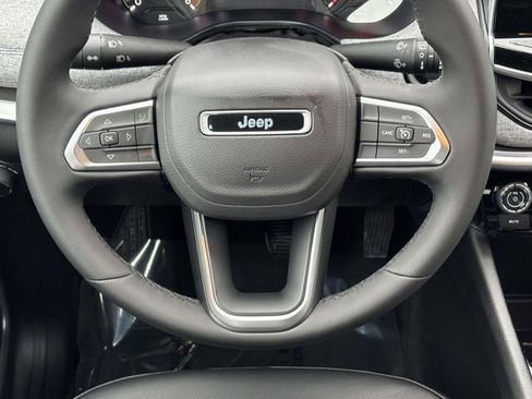 New 2026 Jeep Compass Latitude image 9