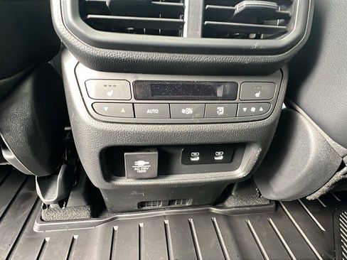 Used 2026 Honda Pilot TrailSport image 23