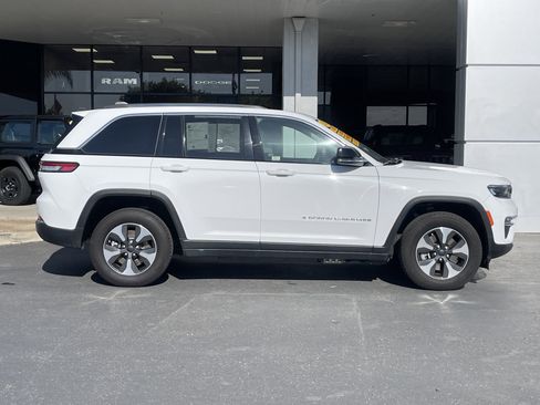 Used 2024 Jeep Grand Cherokee Limited 4xe AWD/4WD image 8