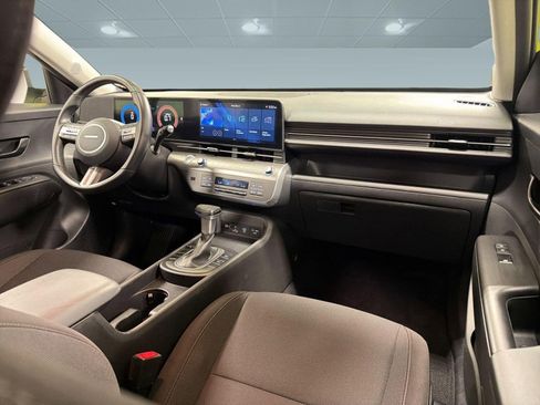 Used 2025 Hyundai Kona SEL FWD image 29