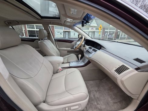 Used 2008 Toyota Avalon XLS image 13