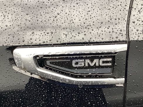 Certified 2021 GMC Yukon Denali w/ Denali Premium Package image 3