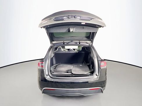 Used 2022 Tesla Model X image 27