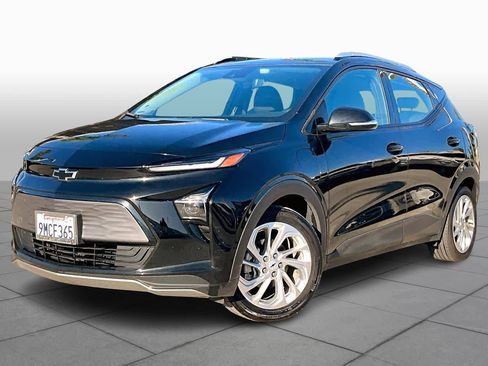 Used 2023 Chevrolet Bolt EUV LT w/ Comfort Package image 2