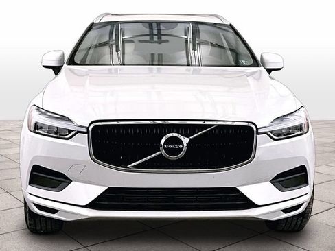 Used 2019 Volvo XC60 T5 Momentum w/ Multimedia Package AWD/4WD image 3