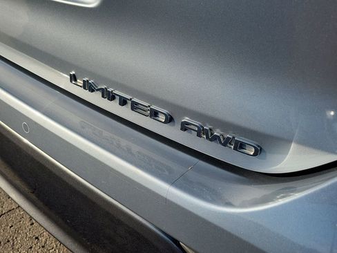 Used 2022 Toyota Highlander Limited image 8
