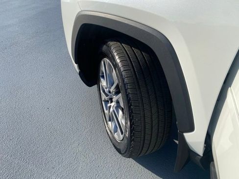 Certified 2022 Toyota RAV4 XLE Premium AWD/4WD image 29