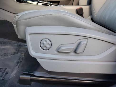 Certified 2022 Audi Q5 2.0T Premium Plus w/ Premium Plus Package image 21