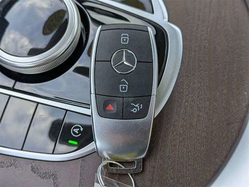 Used 2020 Mercedes-Benz C 300 Sedan image 28