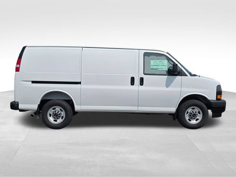 New 2025 GMC Savana 2500 w/ Driver Convenience Package RWD image 6