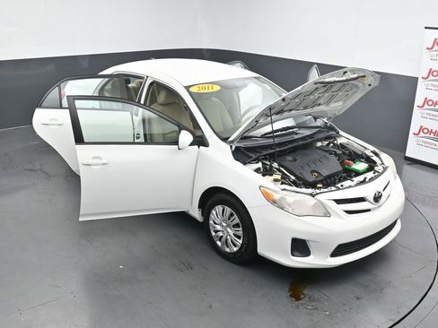 Used 2011 Toyota Corolla LE image 38