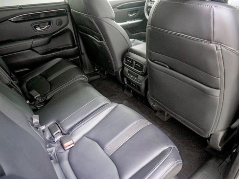 Used 2025 Honda Pilot Touring image 36