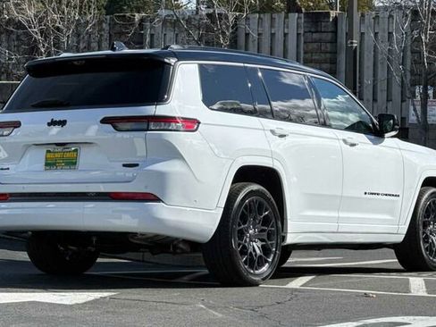 New 2026 Jeep Grand Cherokee L Summit image 4