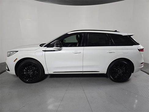 New 2026 Lincoln Corsair Grand Touring image 8