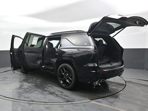 Used 2024 Chevrolet Traverse RS w/ LPO, Floor Liner Package image 55