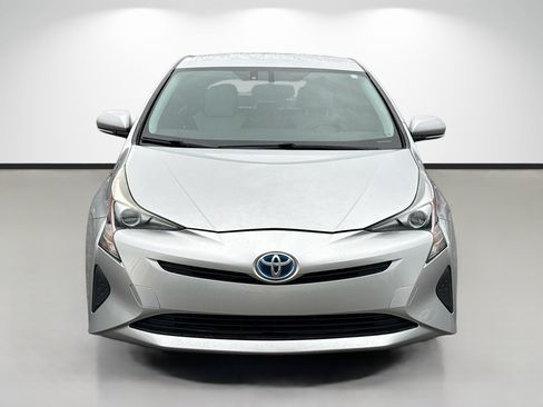 Used 2016 Toyota Prius Four FWD image 8