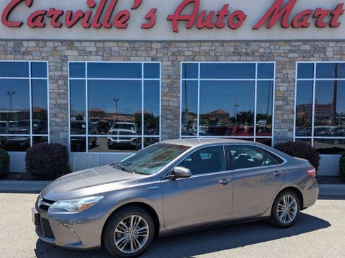 Used 2016 Toyota Camry SE FWD image 1