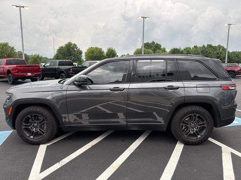 Used 2024 Jeep Grand Cherokee Trailhawk w/ Luxury Tech Group III AWD/4WD image 5