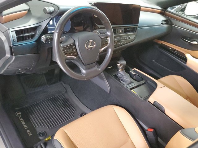 Used 2025 Lexus ES 300h w/ Premium Package FWD image 19
