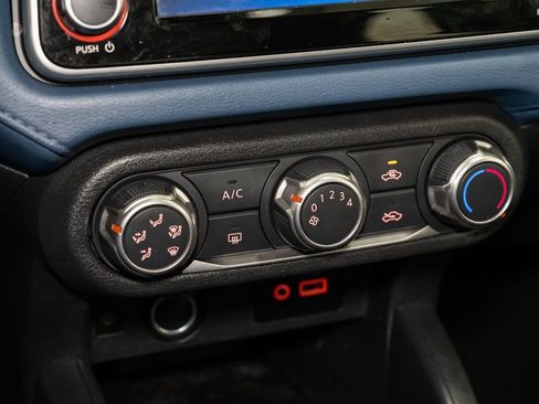 Used 2025 Nissan Versa SV image 15