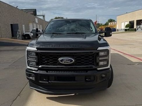 Used 2023 Ford F350 Lariat w/ Lariat Ultimate Package AWD/4WD image 2