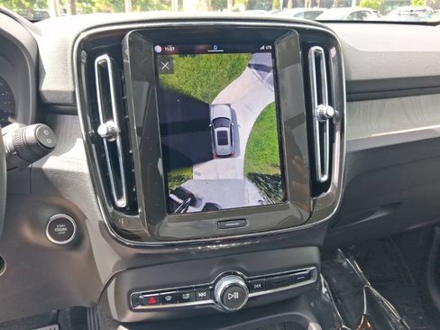 Used 2025 Volvo XC40 B5 Ultra w/ Protection Package AWD/4WD image 21