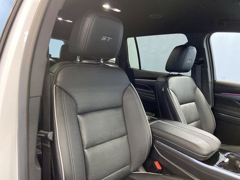 Used 2025 Buick Enclave Sport Touring image 49