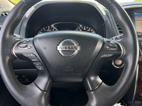 Used 2017 Nissan Pathfinder Platinum FWD image 20