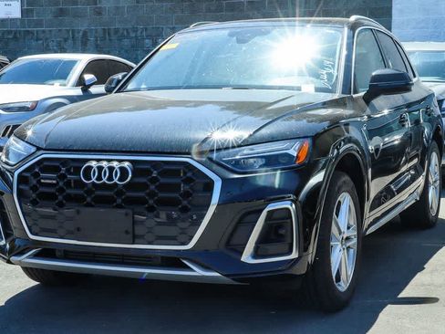 Used 2023 Audi Q5 e Premium w/ Convenience Package AWD/4WD image 1