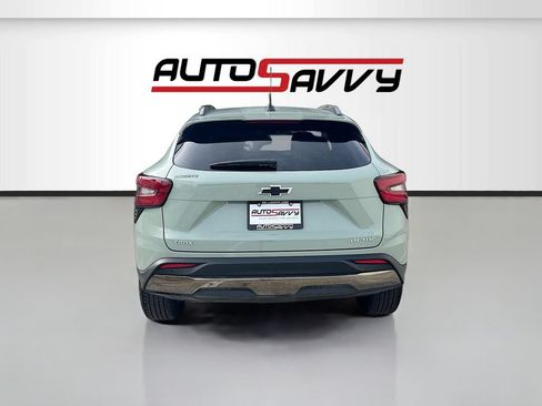 Used 2025 Chevrolet Trax ACTIV w/ Sunroof Package FWD image 6
