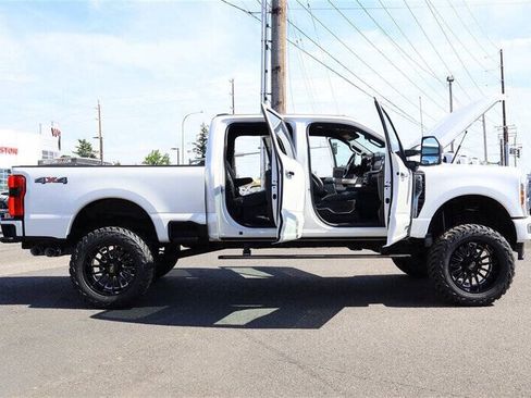 Used 2023 Ford F350 Platinum AWD/4WD image 42