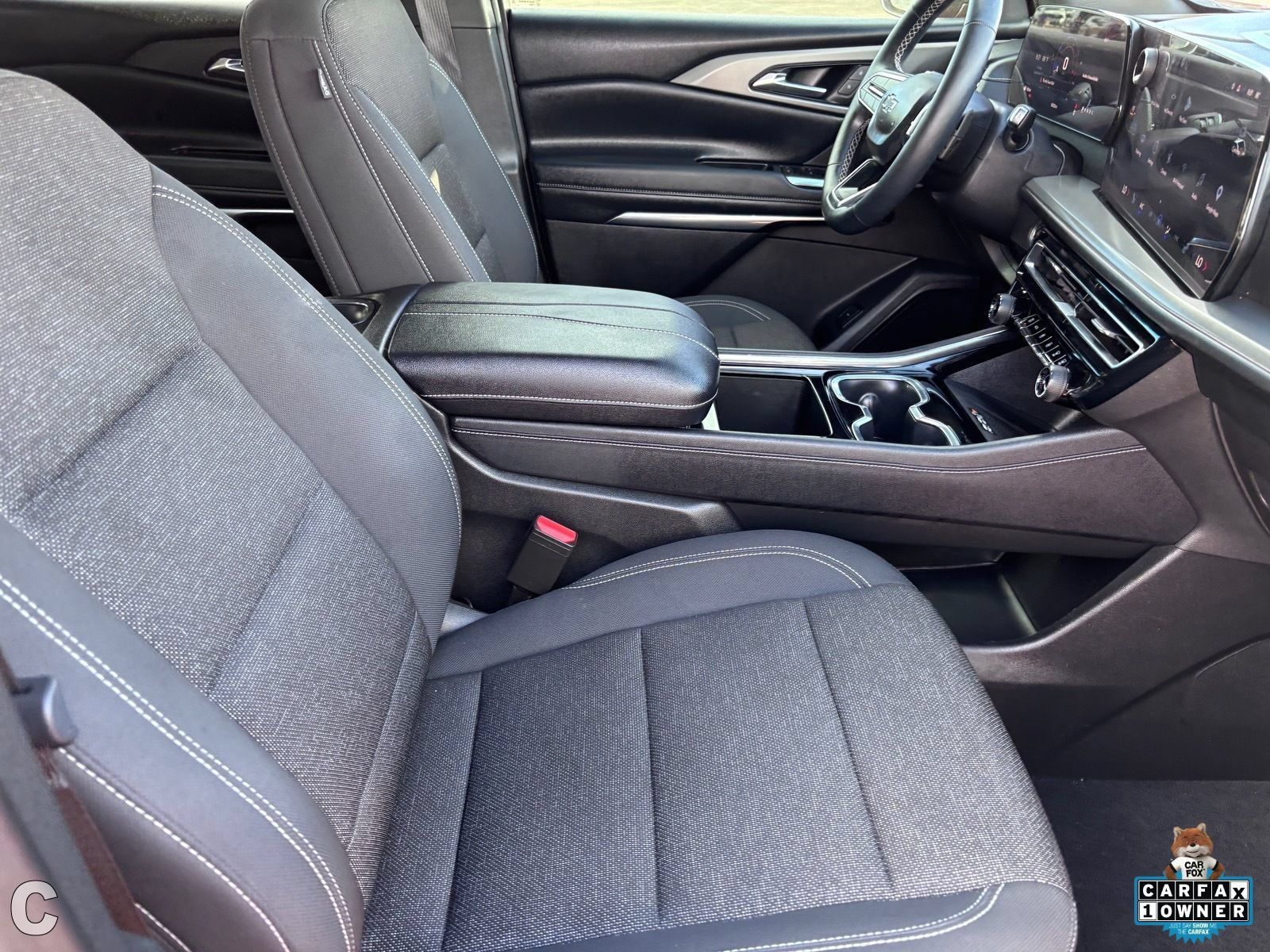 Used 2026 Chevrolet Traverse LT w/ Midnight/Sport Edition FWD image 12