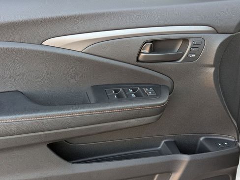 Used 2022 Honda Pilot TrailSport image 12